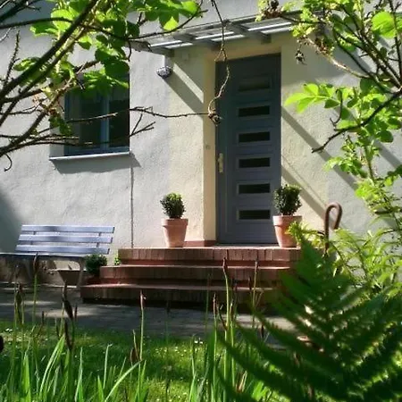 Wohlfuehloase Fuer Und Gartenliebhaber *